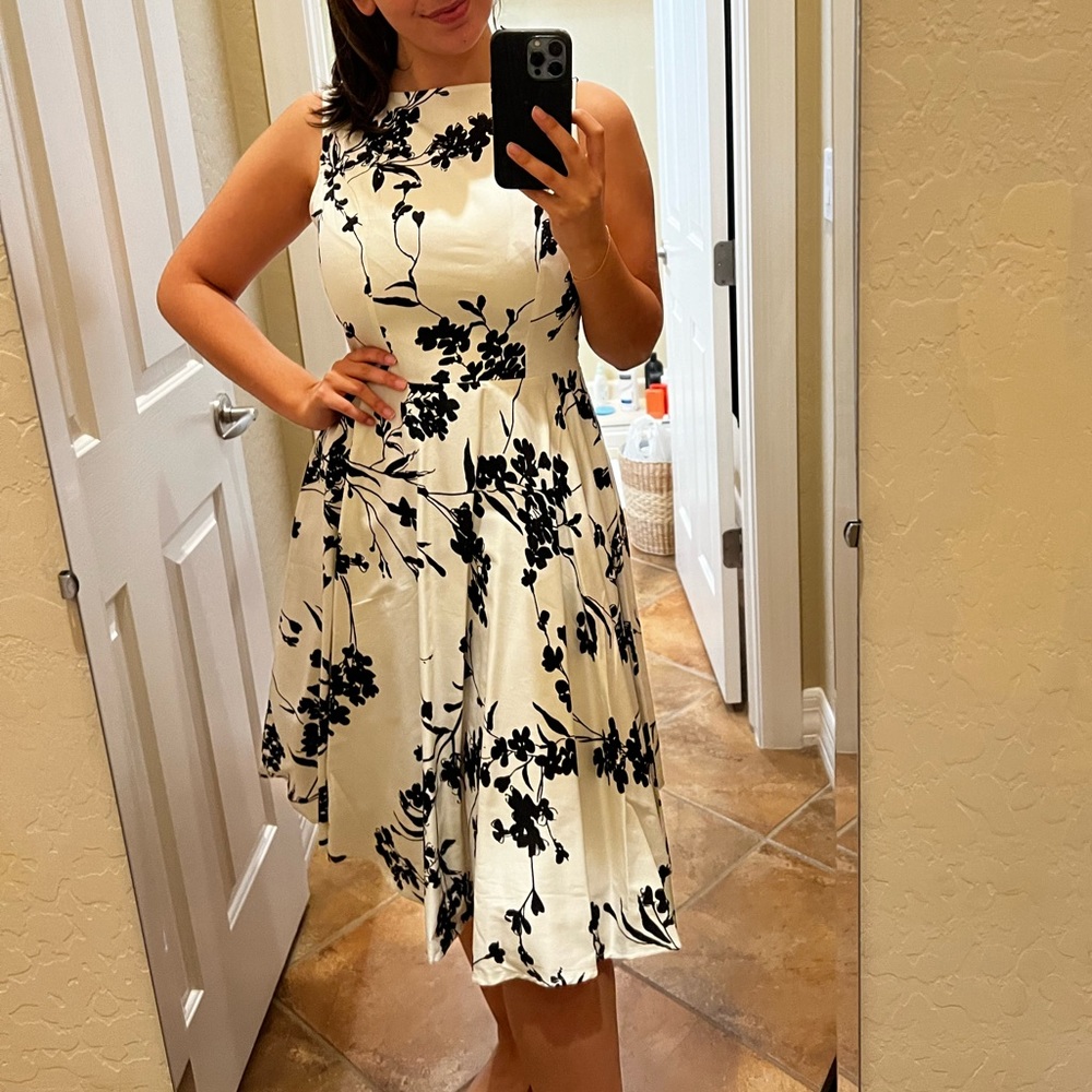 Women’s White with Black floral design Vintage Style Dress MEDIUM NWT Anni Coco